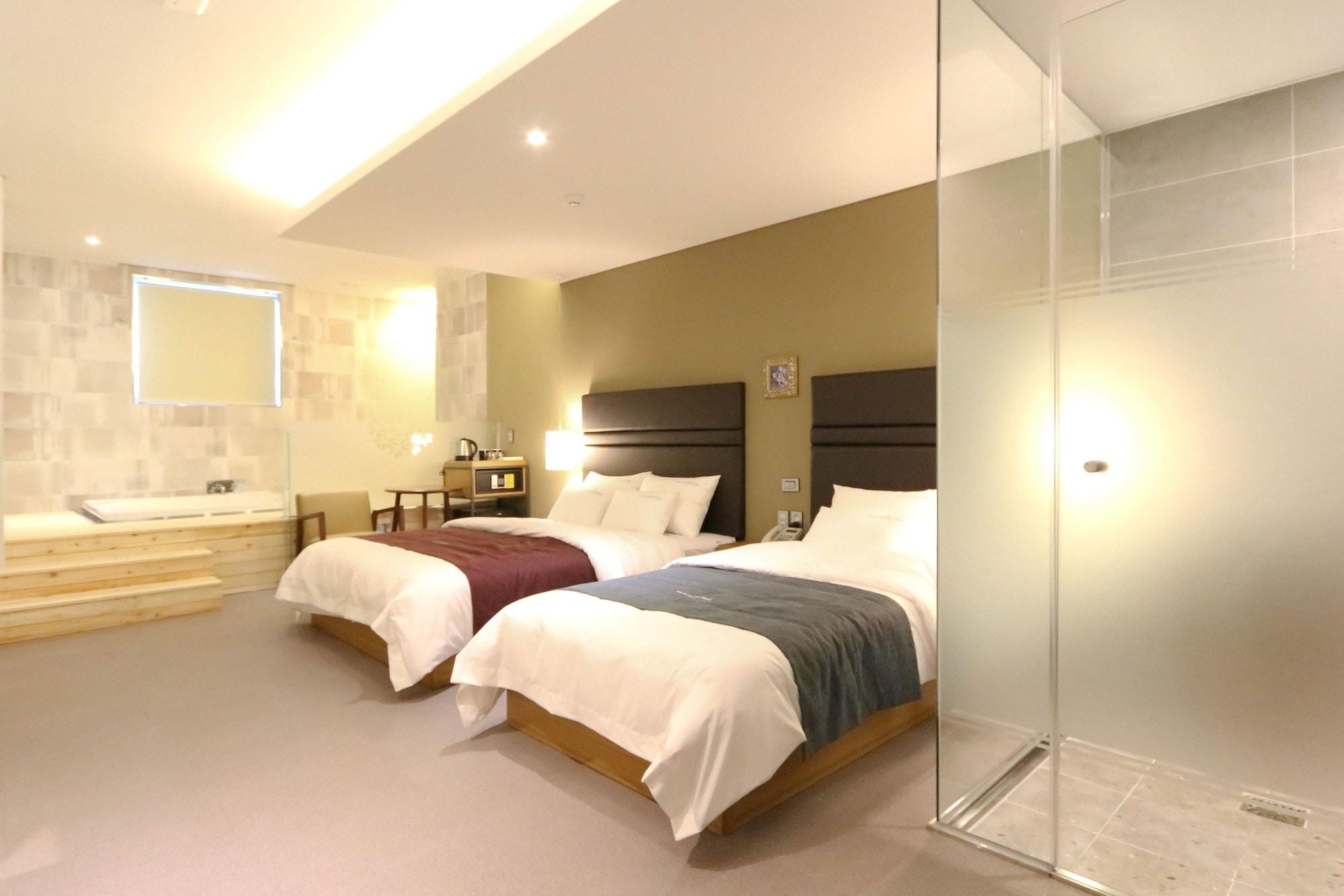Best In City Hotel Busan Buitenkant foto